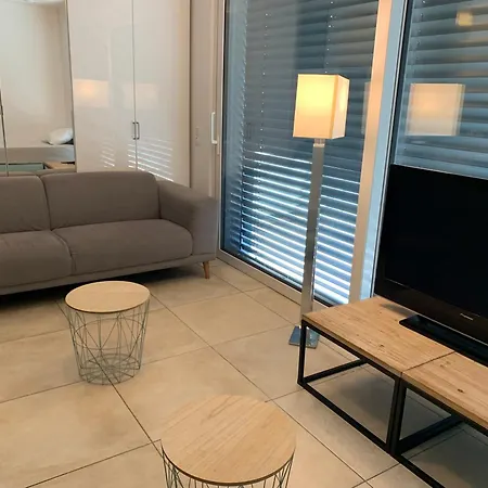 Lux *